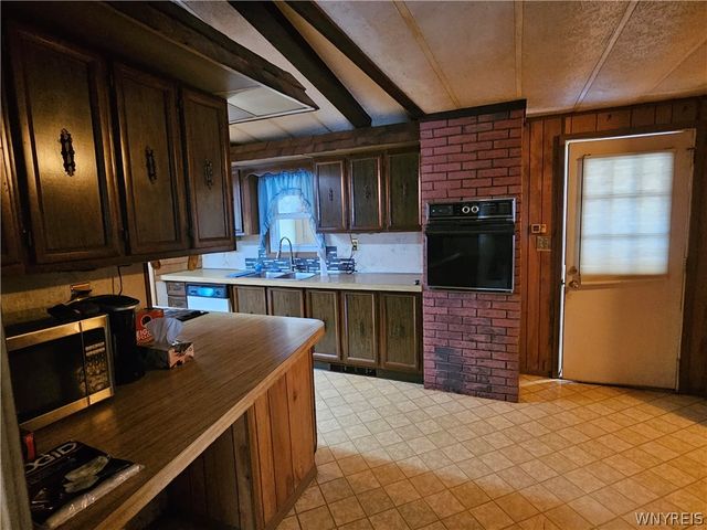 6031 Smith Road, Hamburg, NY 14075