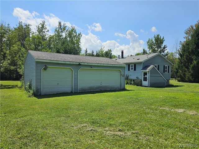 6031 Smith Road, Hamburg, NY 14075