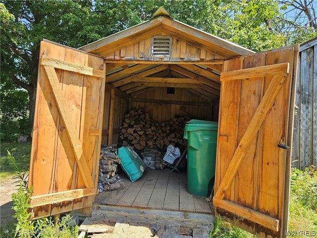 6031 Smith Road, Hamburg, NY 14075