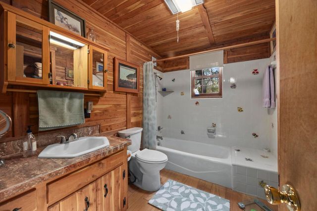 707 Cat Hollow Club DR, Spicewood, TX 78669