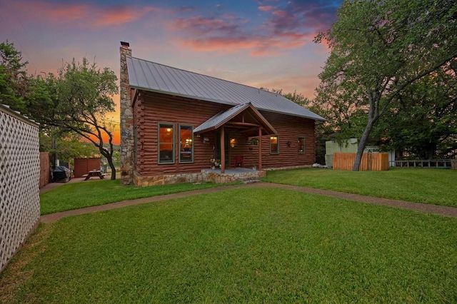707 Cat Hollow Club DR, Spicewood, TX 78669