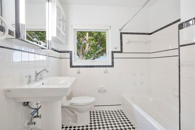 812 EAST BOULEVARD, Windermere, FL 34786