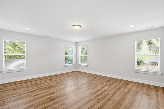 110 Waggle DR, Suffolk, VA 23434