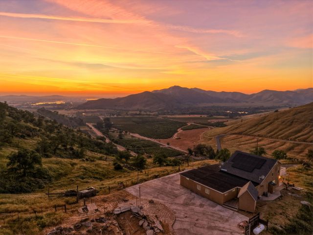 34453 Sierra Drive, Lemon Cove, CA 93244