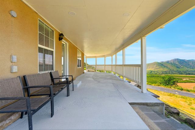 34453 Sierra Drive, Lemon Cove, CA 93244