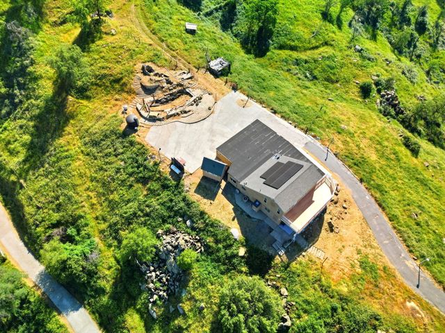 34453 Sierra Drive, Lemon Cove, CA 93244