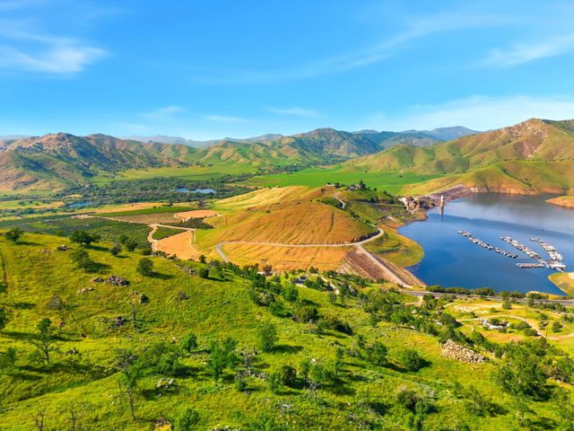 34453 Sierra Drive, Lemon Cove, CA 93244