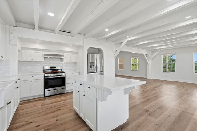 34453 Sierra Drive, Lemon Cove, CA 93244