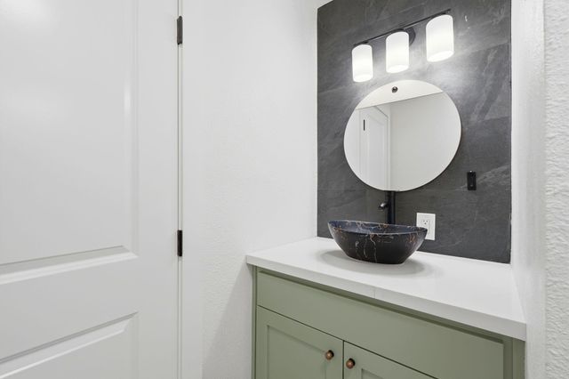 34453 Sierra Drive, Lemon Cove, CA 93244