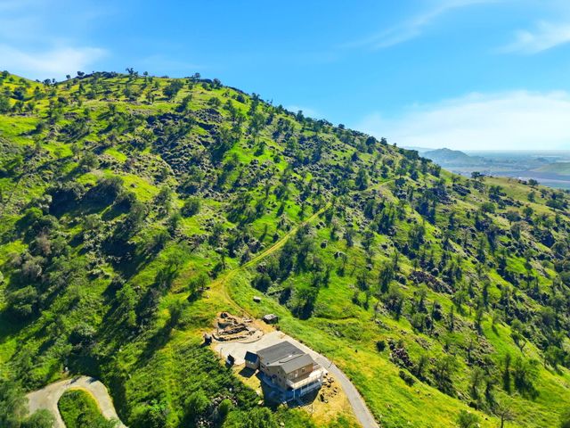 34453 Sierra Drive, Lemon Cove, CA 93244