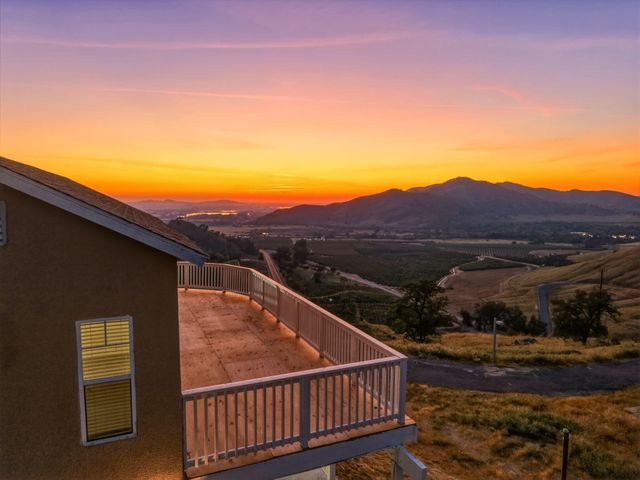 34453 Sierra Drive, Lemon Cove, CA 93244