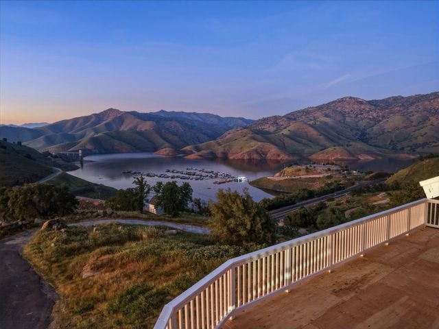 34453 Sierra Drive, Lemon Cove, CA 93244