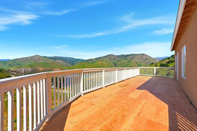 34453 Sierra Drive, Lemon Cove, CA 93244