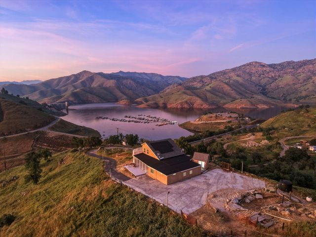 34453 Sierra Drive, Lemon Cove, CA 93244