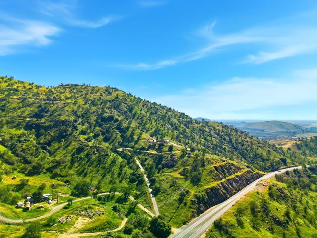 34453 Sierra Drive, Lemon Cove, CA 93244