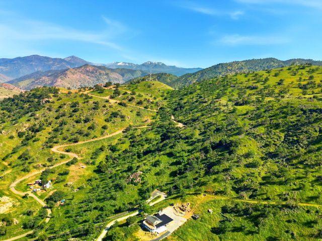 34453 Sierra Drive, Lemon Cove, CA 93244