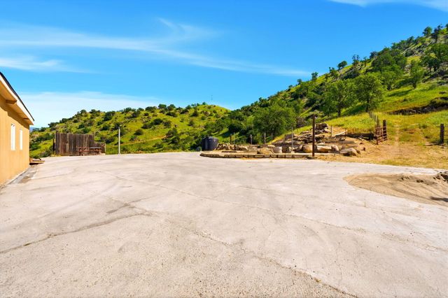 34453 Sierra Drive, Lemon Cove, CA 93244