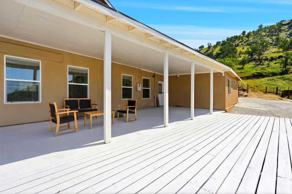 Image 12 of property listing at 34453 Sierra Drive, Lemon Cove, CA 93244