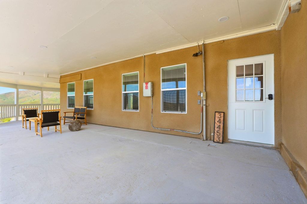 Image 13 of property listing at 34453 Sierra Drive, Lemon Cove, CA 93244