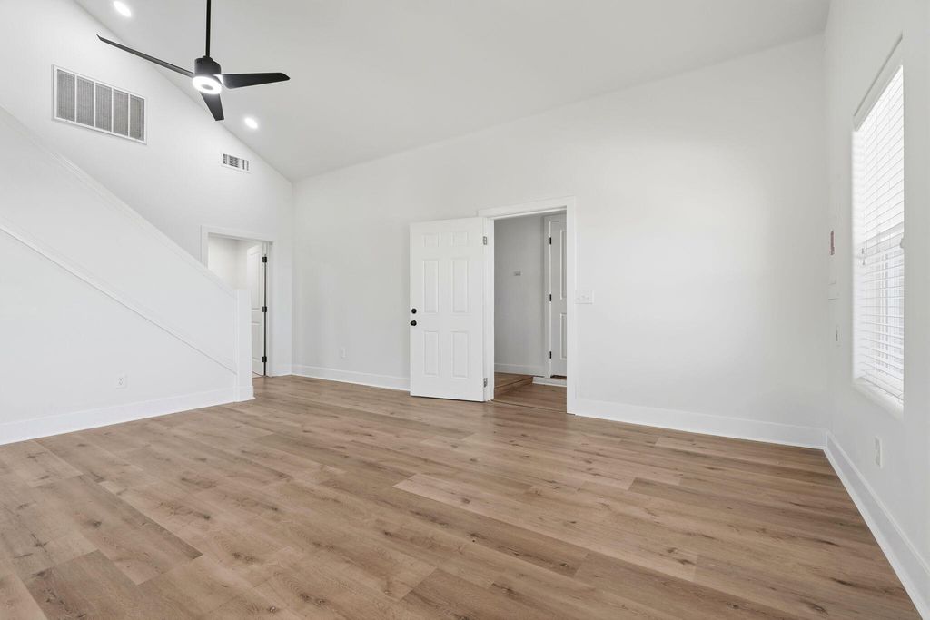 Image 29 of property listing at 34453 Sierra Drive, Lemon Cove, CA 93244