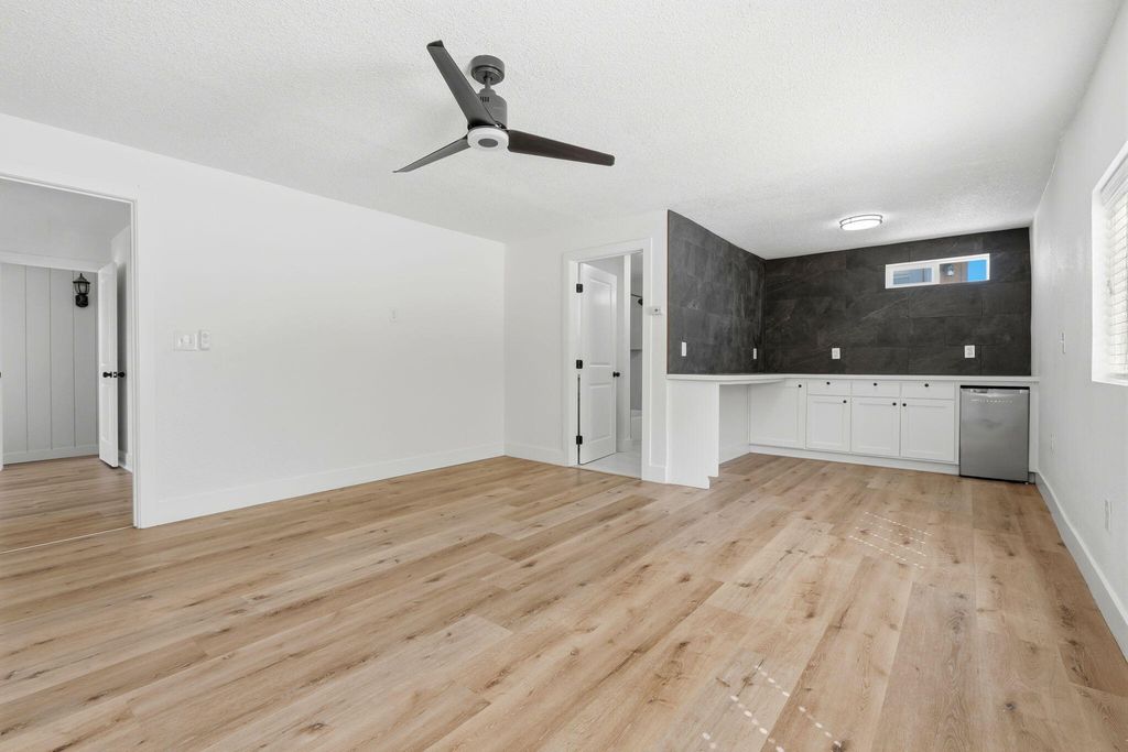 Image 30 of property listing at 34453 Sierra Drive, Lemon Cove, CA 93244