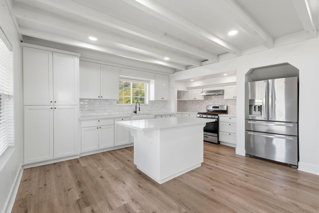 Image 41 of property listing at 34453 Sierra Drive, Lemon Cove, CA 93244