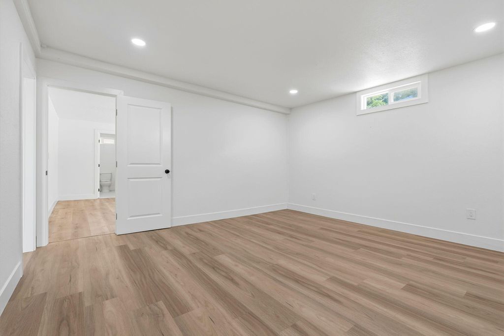 Image 43 of property listing at 34453 Sierra Drive, Lemon Cove, CA 93244