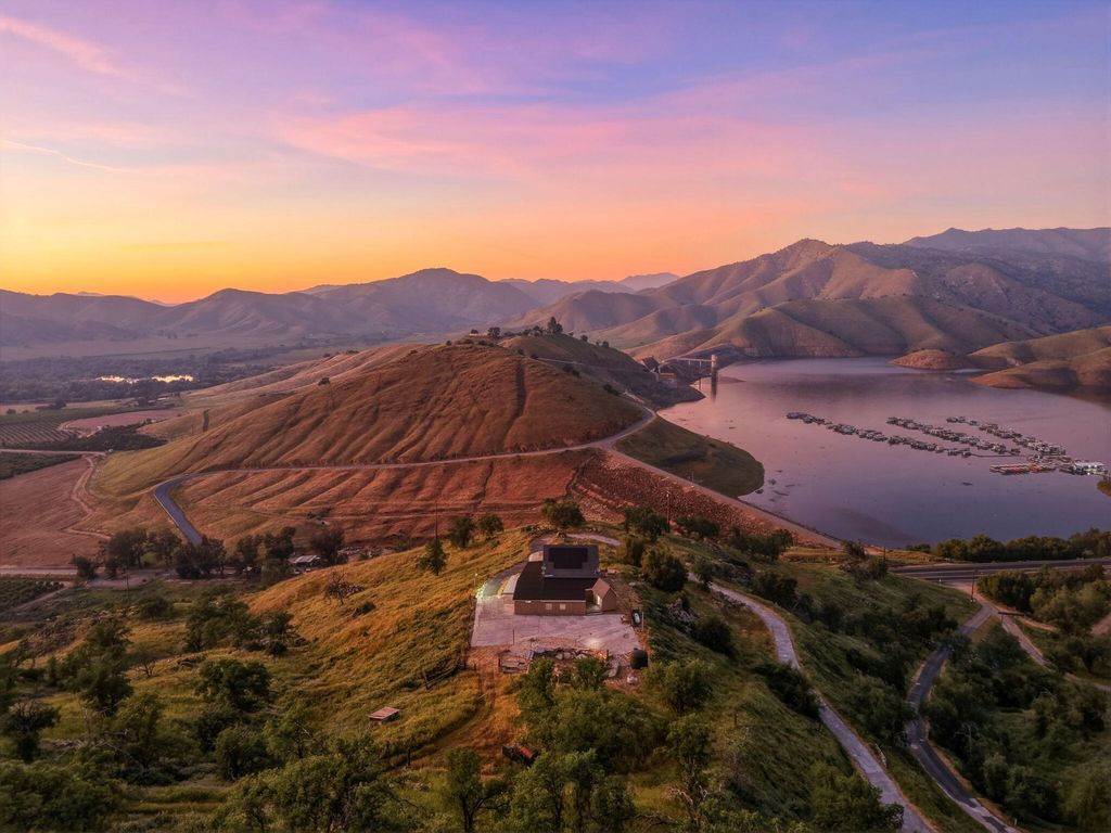 Image 49 of property listing at 34453 Sierra Drive, Lemon Cove, CA 93244