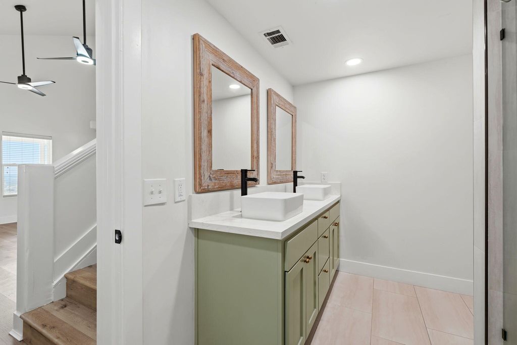 Image 50 of property listing at 34453 Sierra Drive, Lemon Cove, CA 93244