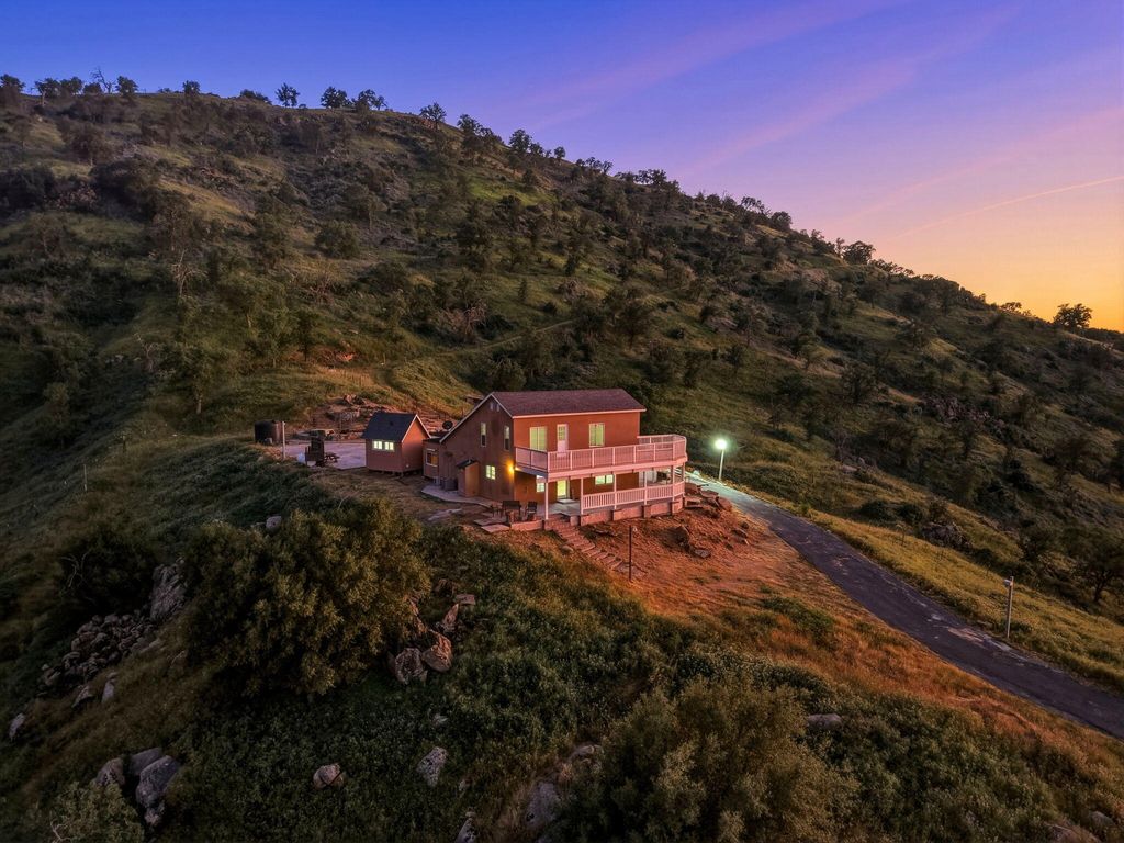 Image 81 of property listing at 34453 Sierra Drive, Lemon Cove, CA 93244