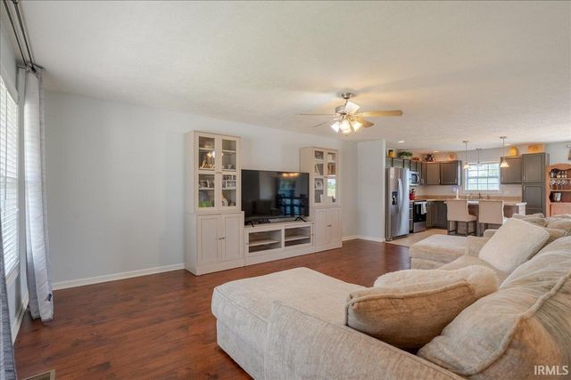 1869 Sandal Way, Newburgh, IN 47630