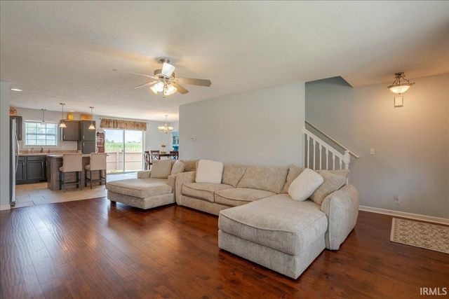 1869 Sandal Way, Newburgh, IN 47630