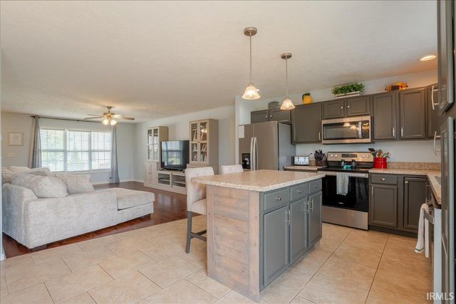 1869 Sandal Way, Newburgh, IN 47630