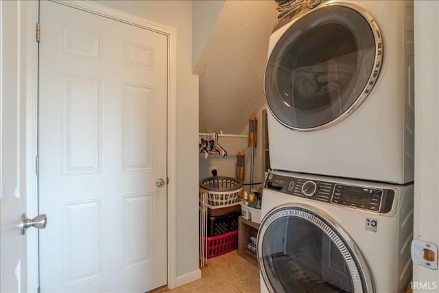 1869 Sandal Way, Newburgh, IN 47630