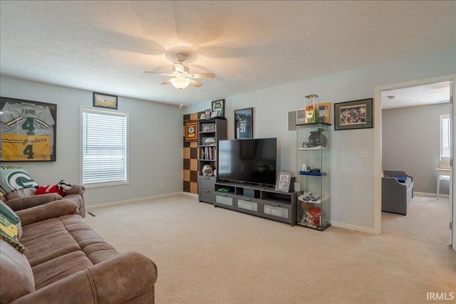 1869 Sandal Way, Newburgh, IN 47630
