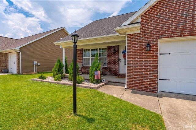 1869 Sandal Way, Newburgh, IN 47630