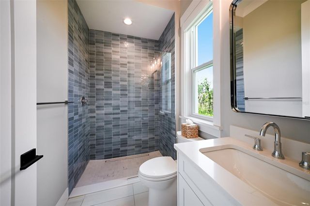 19443 BEACON PARK PLACE, Bradenton, FL 34202
