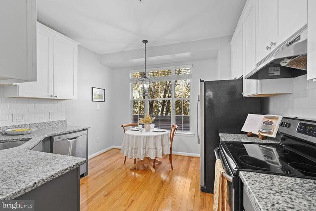 10204 CRESTED IRIS DR, Montgomery Village, MD 20886