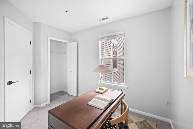 10204 CRESTED IRIS DR, Montgomery Village, MD 20886