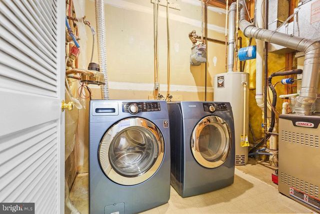 10204 CRESTED IRIS DR, Montgomery Village, MD 20886