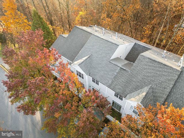 10204 CRESTED IRIS DR, Montgomery Village, MD 20886