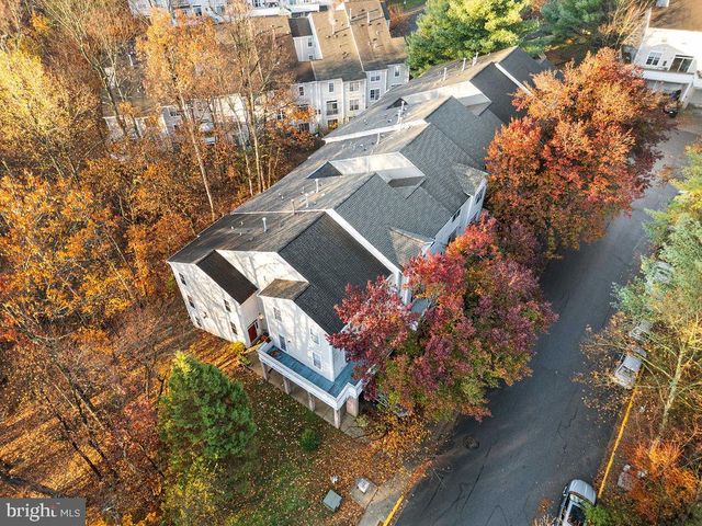 10204 CRESTED IRIS DR, Montgomery Village, MD 20886