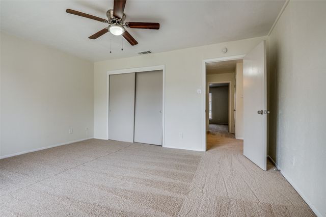 226 Rolling Hills Place, Lancaster, TX 75146