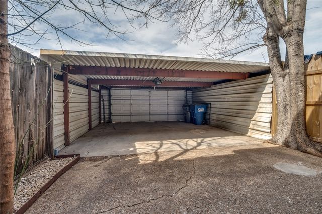 226 Rolling Hills Place, Lancaster, TX 75146