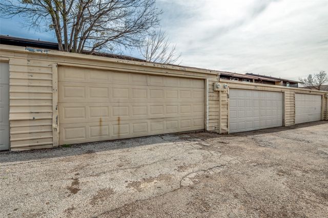 226 Rolling Hills Place, Lancaster, TX 75146