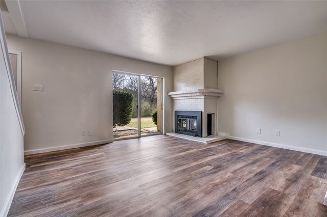 226 Rolling Hills Place, Lancaster, TX 75146