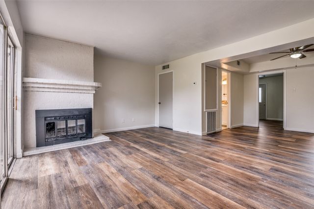 226 Rolling Hills Place, Lancaster, TX 75146