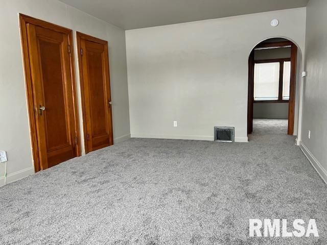 2133 N DIVISION Street, Davenport, IA 52804