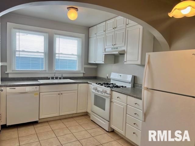 2133 N DIVISION Street, Davenport, IA 52804