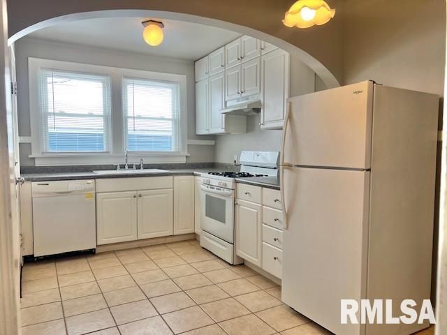 2133 N DIVISION Street, Davenport, IA 52804